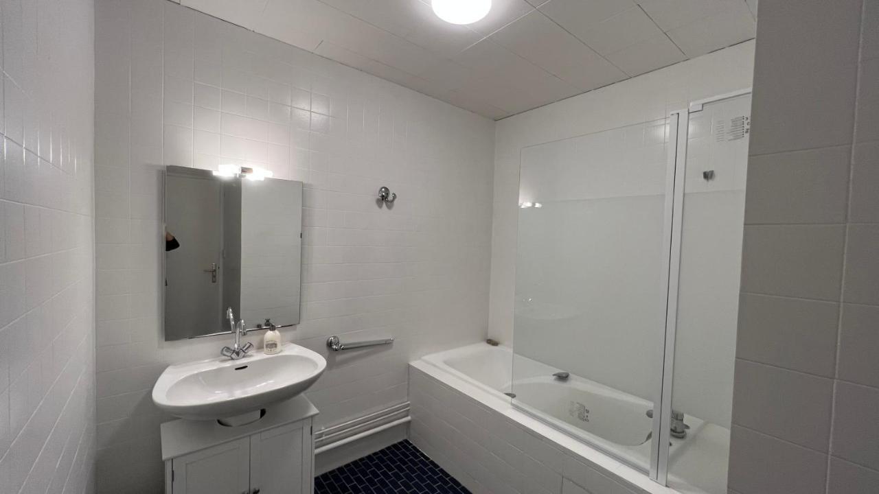 Appartement T4 70M2 - Meuble - Centre Ville - Proche Thermes Lons-le-Saunier Ngoại thất bức ảnh